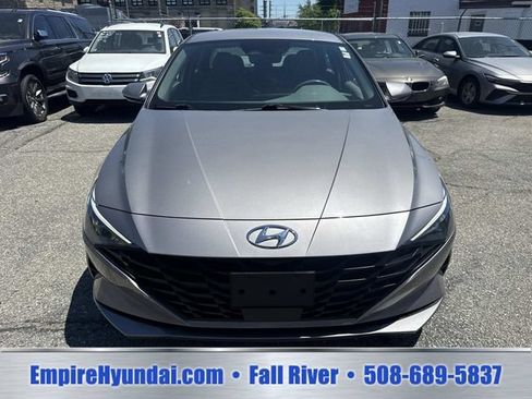 Used 2023 Hyundai Elantra SEL w/ Convenience Package FWD image 9