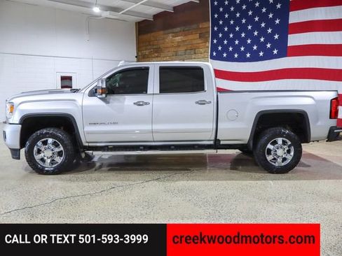 Used 2018 GMC Sierra 3500 Denali w/ Duramax Plus Package image 8