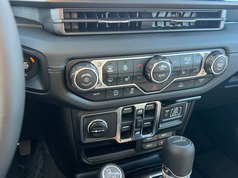 New 2026 Jeep Gladiator Sport AWD/4WD image 20