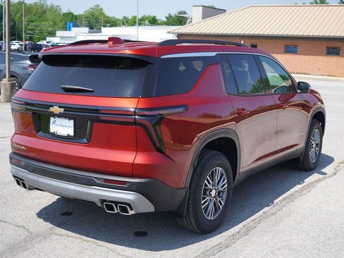 New 2025 Chevrolet Traverse LT w/ Enhanced Driving Package image 3