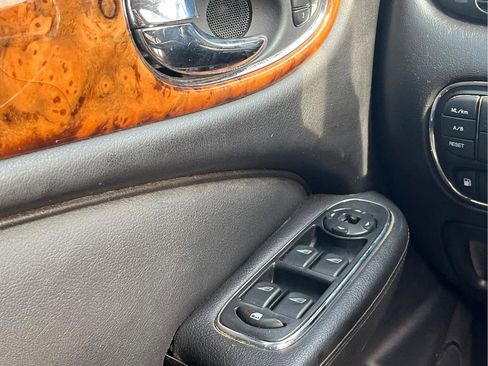 Used 2005 Jaguar XJ8 RWD image 21