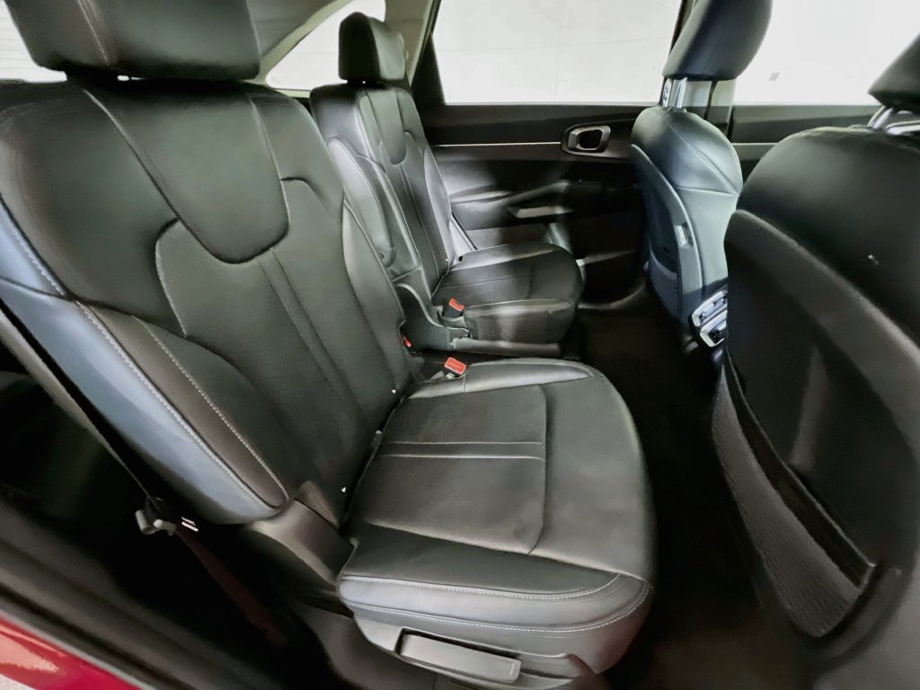 Used 2023 Kia Sorento EX AWD/4WD image 25