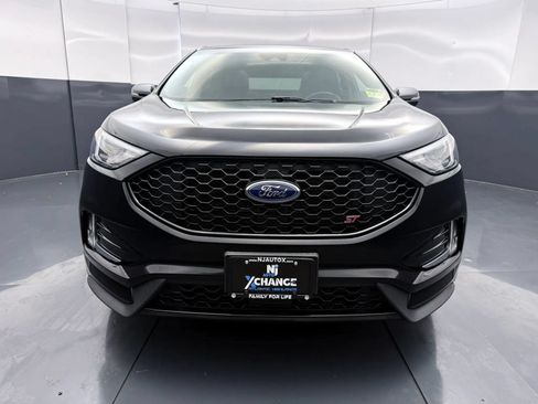 Used 2019 Ford Edge ST w/ Cold Weather Package AWD/4WD image 2
