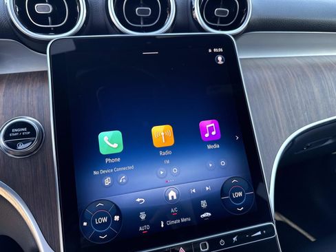 Used 2025 Mercedes-Benz GLC 300 image 25