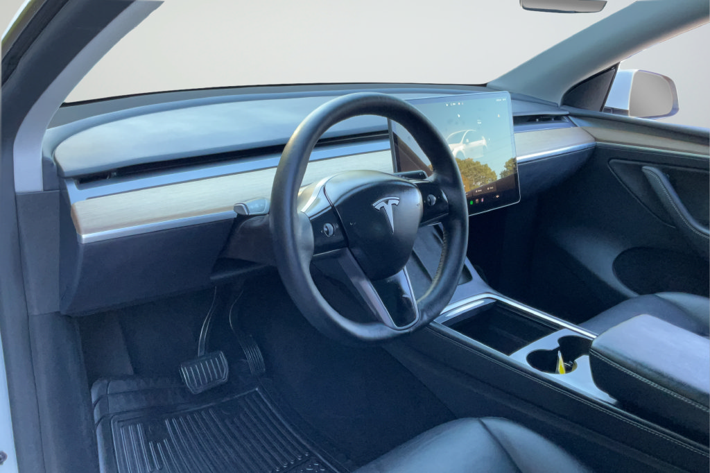 Used 2024 Tesla Model Y 2WD image 20