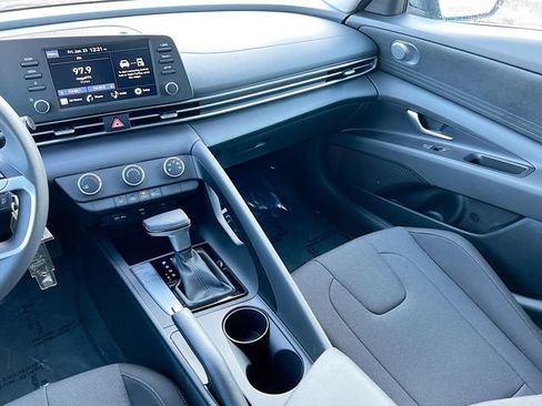 New 2026 Hyundai Elantra SE FWD image 21
