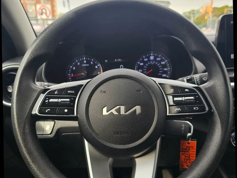 Used 2023 Kia Forte LXS image 13