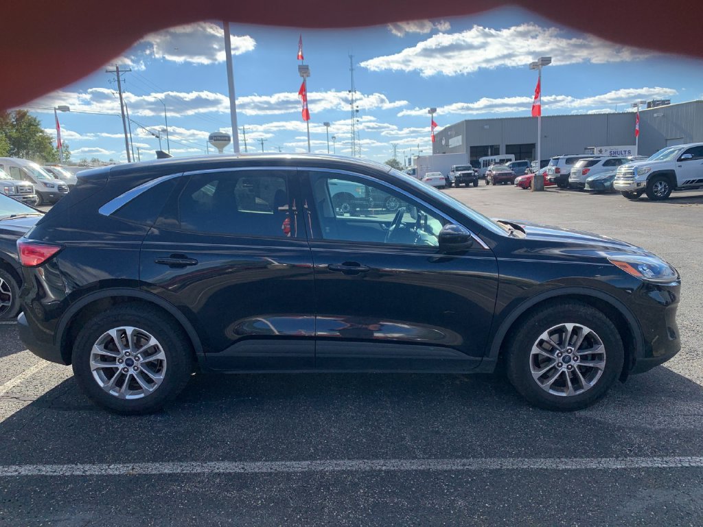 Used 2021 Ford Escape SE w/ Convenience Package FWD image 2