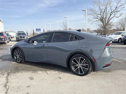 Used 2023 Toyota Prius XLE image 7