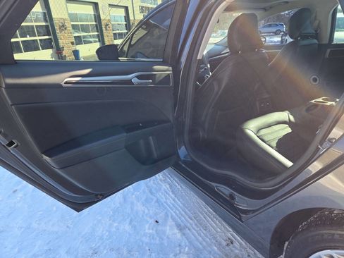 Used 2015 Ford Fusion SE w/ Equipment Group 202A image 20