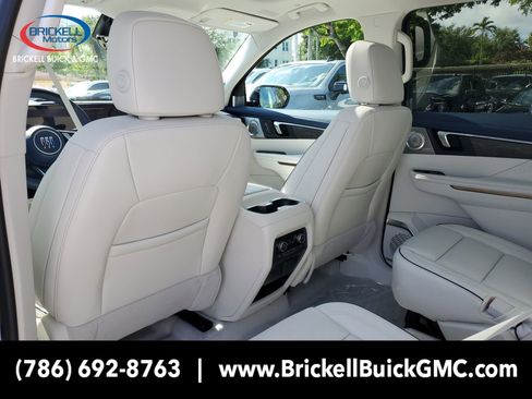 New 2026 Buick Enclave Avenir w/ Super Cruise Package FWD image 11