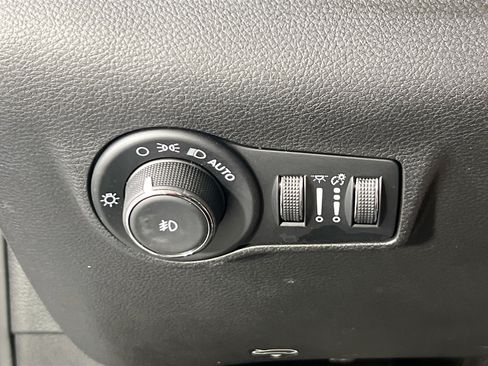 Used 2023 Jeep Compass Limited AWD/4WD image 10