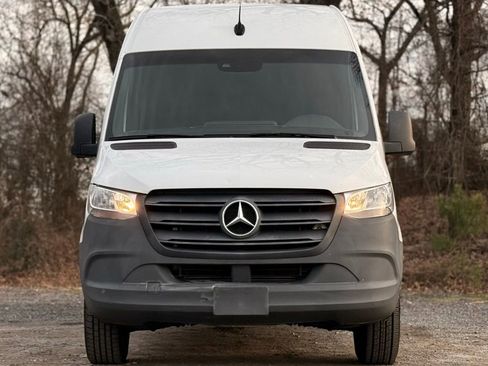Used 2022 Mercedes-Benz Sprinter 2500 image 8