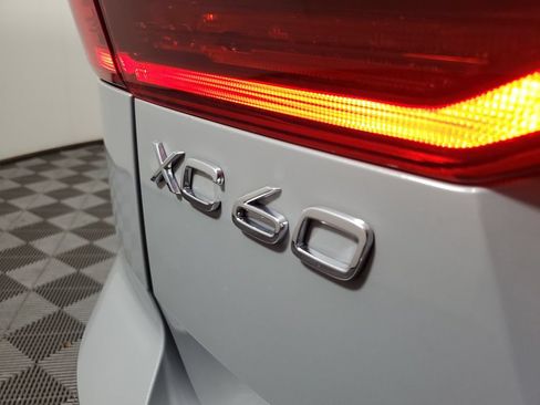 Certified 2026 Volvo XC60 B5 Core AWD/4WD image 10