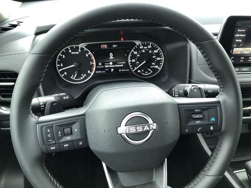 Used 2026 Nissan Rogue SV AWD/4WD image 16