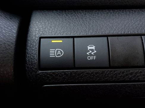 Used 2021 Toyota Camry LE FWD image 27