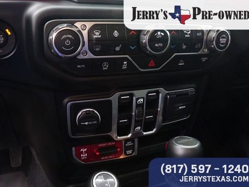 Used 2023 Jeep Gladiator Rubicon w/ Cold Weather Group image 13