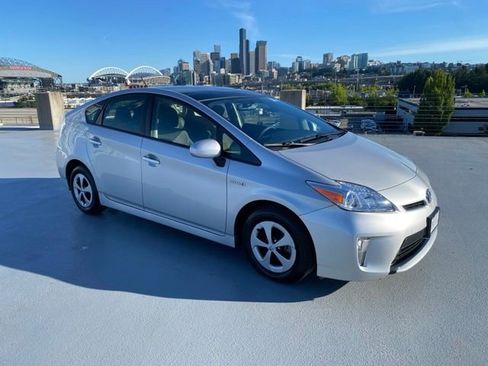 Used 2014 Toyota Prius Three w/ Solar Roof Package FWD image 24