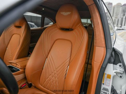 Used 2021 Aston Martin DBX image 27