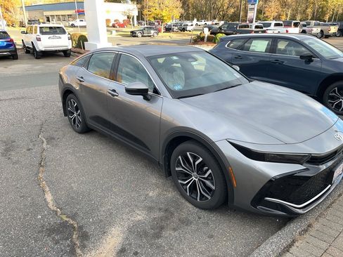 New 2023 Toyota Crown XLE image 6