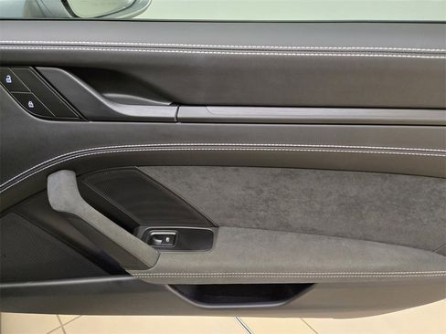 Used 2022 Porsche 911 GT3 image 25