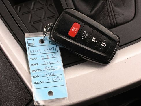 Used 2022 Toyota RAV4 XLE w/ Convenience Package FWD image 28