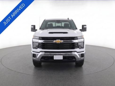 Used 2025 Chevrolet Silverado 2500 LT w/ Convenience Package AWD/4WD image 13