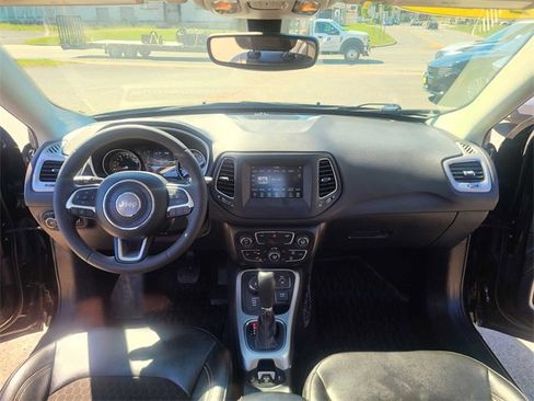 Used 2021 Jeep Compass Latitude image 11