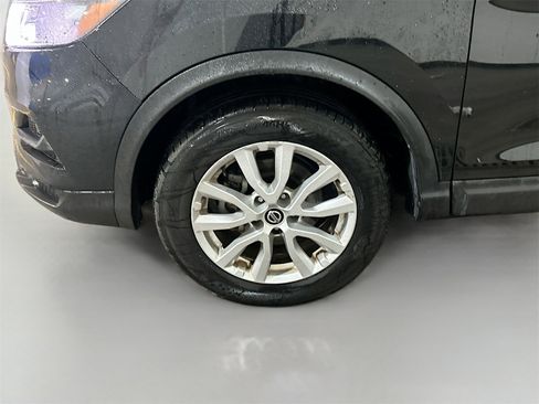 Used 2020 Nissan Rogue Sport SV image 30