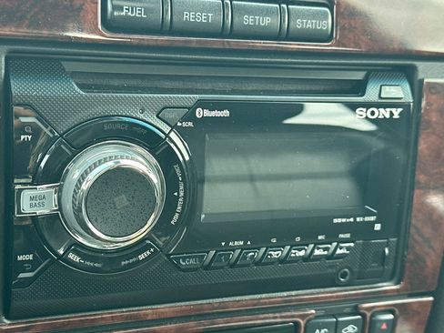 Used 2002 Lincoln LS image 25