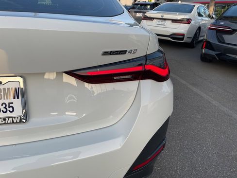 Used 2023 BMW i4 eDrive40 w/ M Sport Package image 10