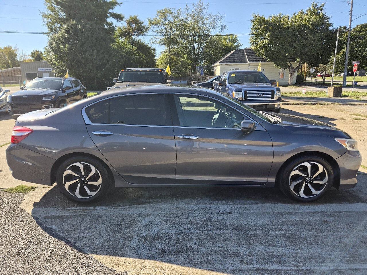 Used 2017 Honda Accord EX-L image 5
