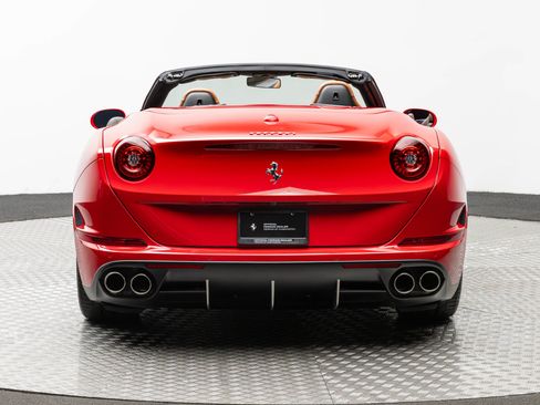 Certified 2016 Ferrari California T RWD image 8