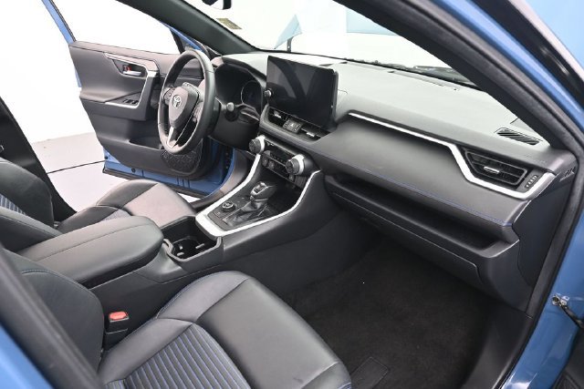 Used 2023 Toyota RAV4 XSE AWD/4WD image 30