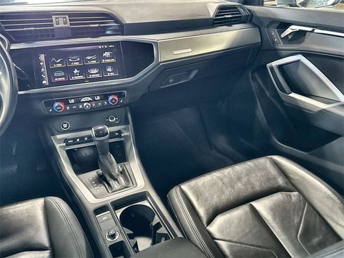 Used 2024 Audi Q3 2.0T Premium image 27