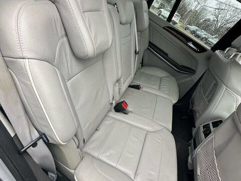Used 2014 Mercedes-Benz GL 450 4MATIC w/ Driver Assistance Package image 19