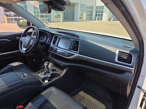 Used 2018 Toyota Highlander Limited Platinum w/ Protection Package #3 AWD/4WD image 11