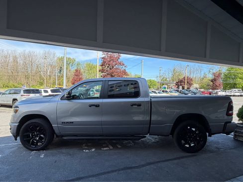 Used 2024 RAM 1500 Laramie AWD/4WD image 4
