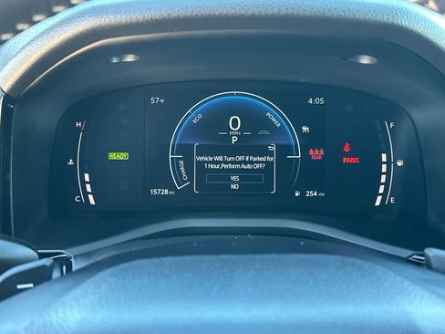 Used 2025 Toyota Camry SE image 21