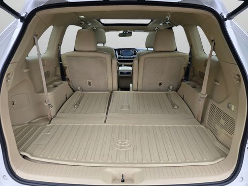 Used 2014 Toyota Highlander Limited Platinum AWD/4WD image 20