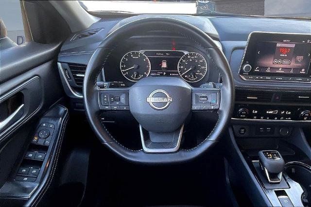 Used 2025 Nissan Rogue SV FWD image 8