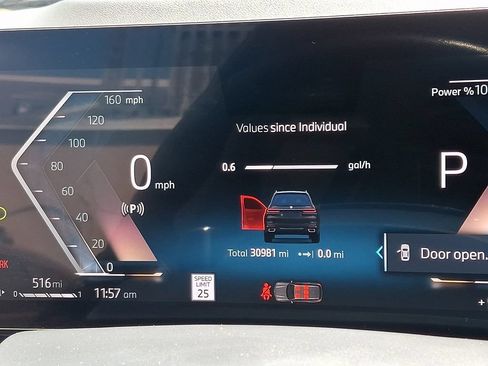 Used 2025 BMW X7 xDrive40i AWD/4WD image 22