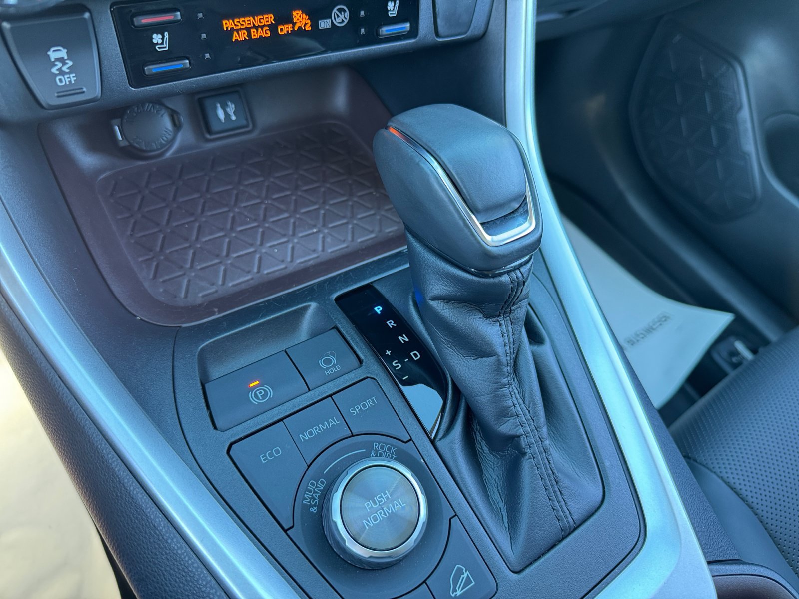 Used 2019 Toyota RAV4 Limited AWD/4WD image 8