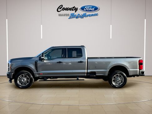 Used 2024 Ford F250 Limited w/ FX4 Off-Road Package AWD/4WD image 3