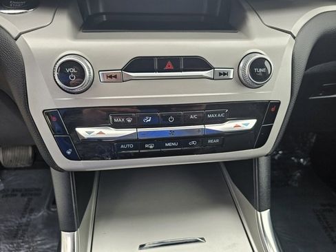 Used 2023 Ford Explorer XLT w/ Equipment Group 202A image 31