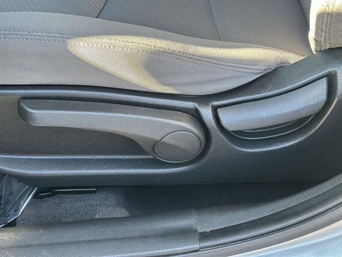 Used 2011 Hyundai Elantra GLS w/ Navigation Pkg 4 image 23