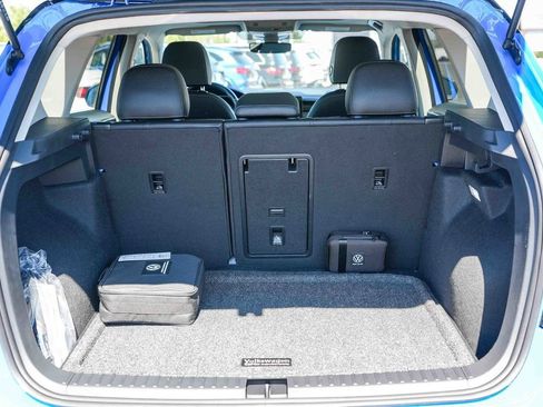 Used 2025 Volkswagen Taos SE image 28