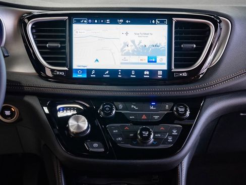 New 2026 Chrysler Pacifica Pinnacle image 20