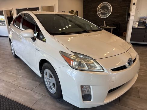 Used 2011 Toyota Prius Two image 2