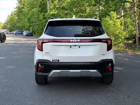 Used 2024 Kia Seltos SX w/ SX Sunroof Package AWD/4WD image 6